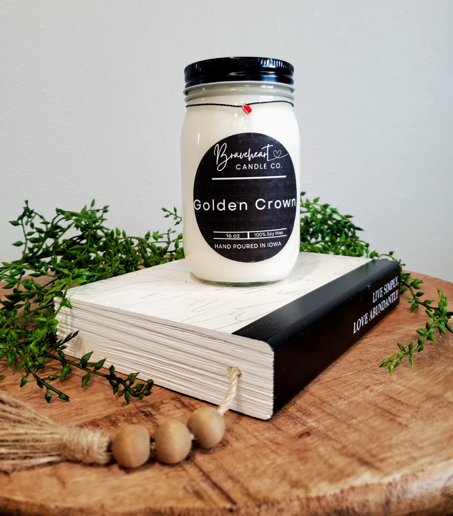 Golden Crown 16 oz Candle