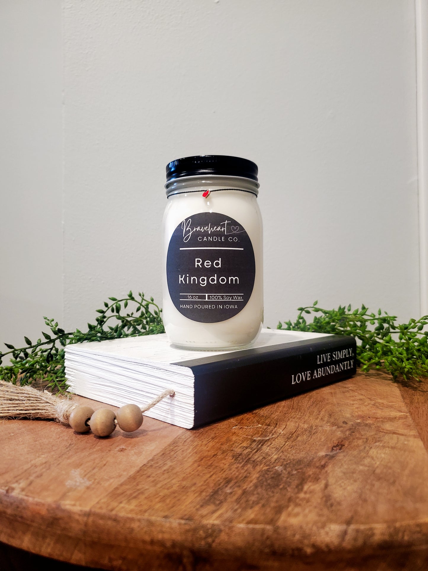 Red Kingdom 16 oz Candle