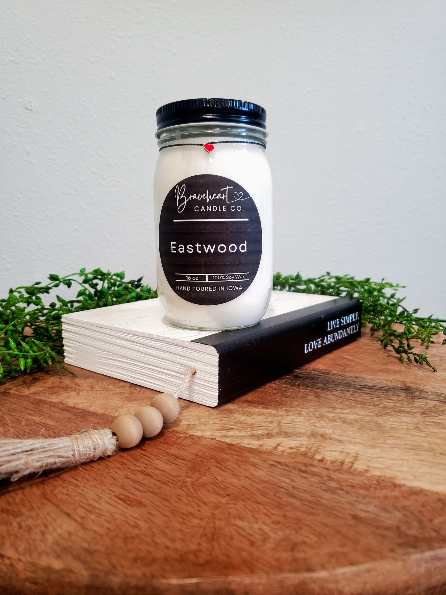 Eastwood 16 oz Candle