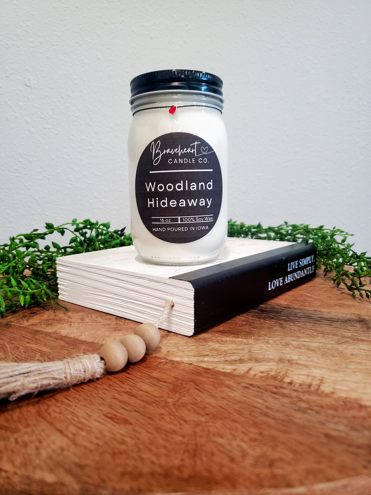 Woodland Hideaway 16 oz Candle